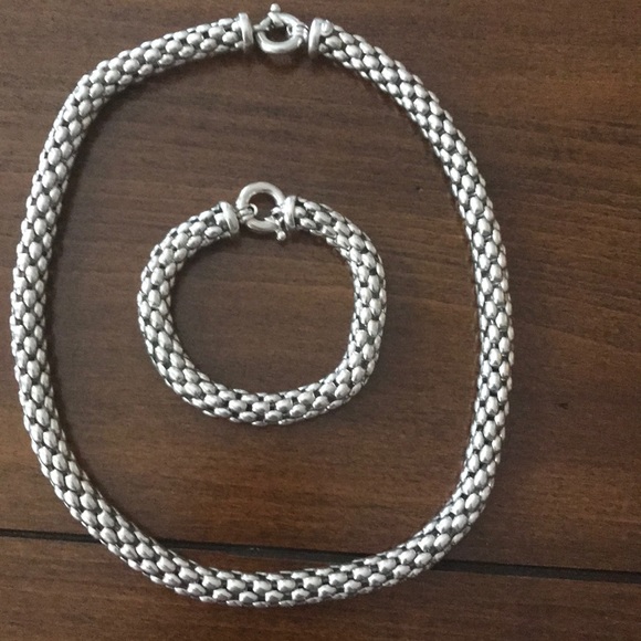 Silver necklace & bracelet set. NWOT
